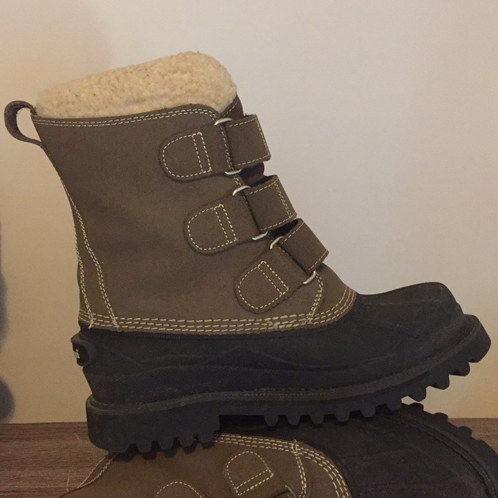 LL Bean boots women 8 strap closure